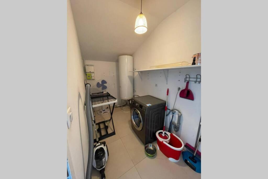 Superbe Appartement Avec 2 Chambres - 9 Personnes - Parking Prive Tournon-sur-Rhone Eksteriør bilde