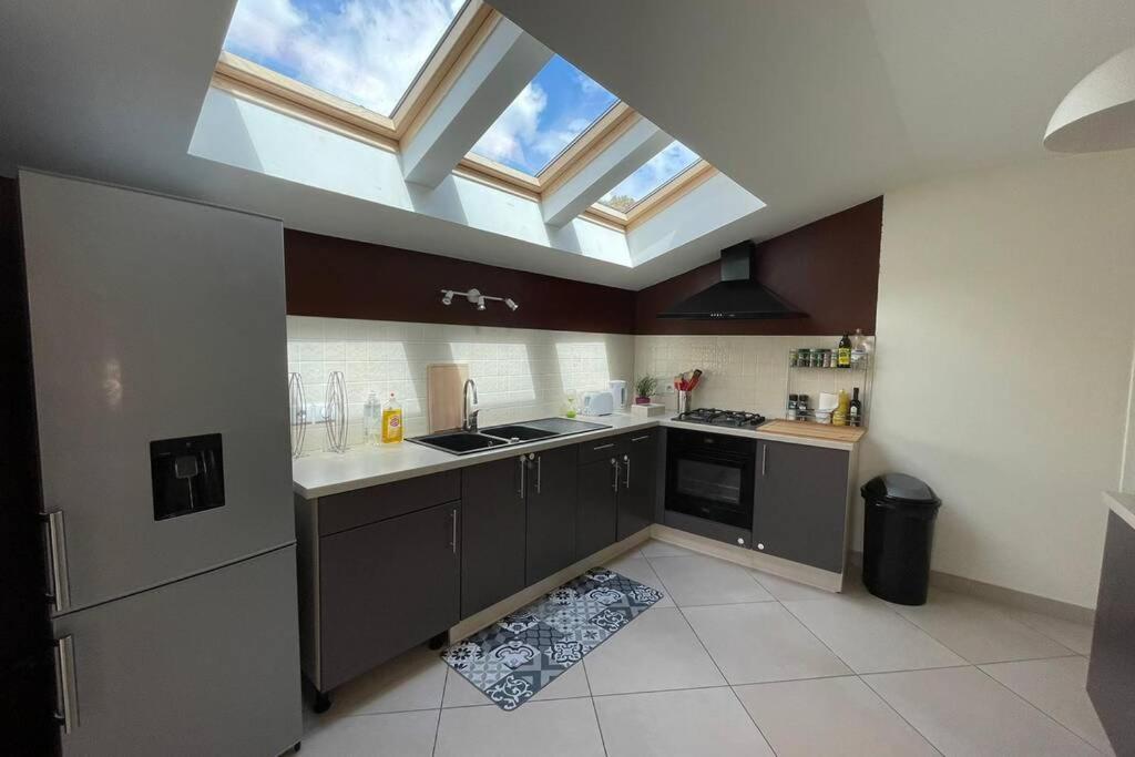 Superbe Appartement Avec 2 Chambres - 9 Personnes - Parking Prive Tournon-sur-Rhone Eksteriør bilde